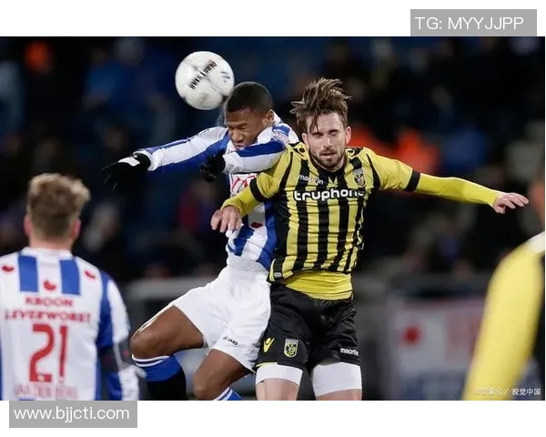 海伦芬主场迎战奈梅亨双方争夺关键三分的激烈对决 海伦芬主场迎战奈梅亨双方争夺关键三分的激烈对决