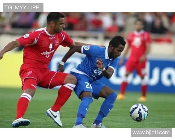 波斯波利与纳萨夫的激烈对决揭示亚冠联赛新格局与球队实力较量